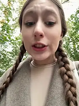 FroggyAnna online show from 10, 10, 2025