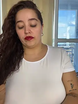 Snapshot of LoanaSantos chatting on 17, 6, 2026 LoanaSantos online show from 17, 6, 2026