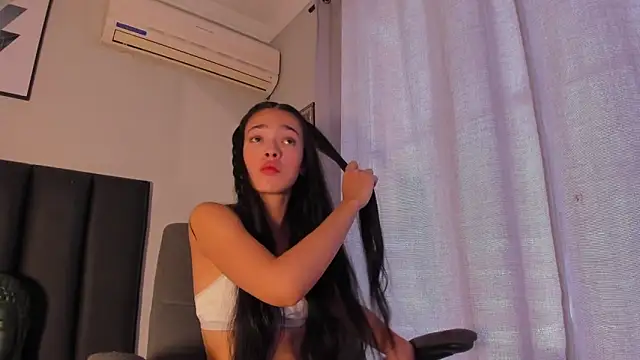 Snapshot of miIa_bratz chatting on 25, 9, 2025 miIa bratz online show from 25, 9, 2025
