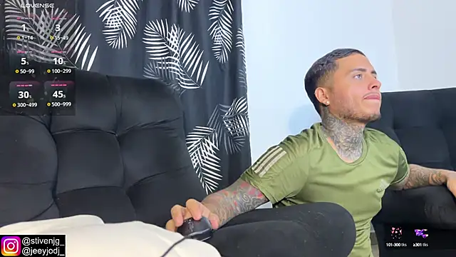 Snapshot of tattoguys_cums chatting on 1, 10, 2025 tattoguys cums online show from 1, 10, 2025