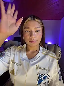 Isabella18 pink online show from 19, 6, 2026