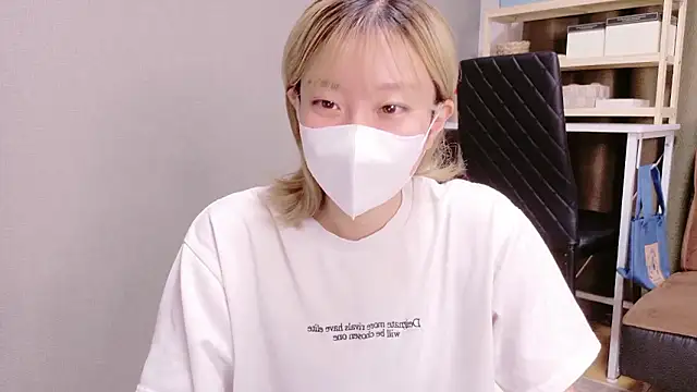 Nana  ch online show from 21, 10, 2025