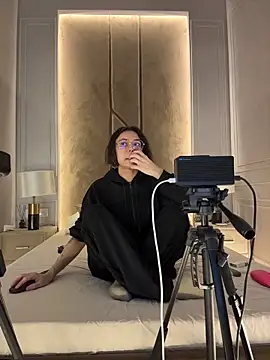 VioletAsh online show from 9, 2, 2026