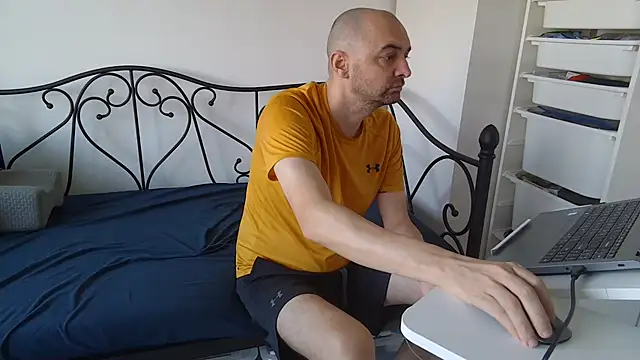Snapshot of Handsomernguy chatting on 1, 10, 2025 Handsomernguy online show from 1, 10, 2025