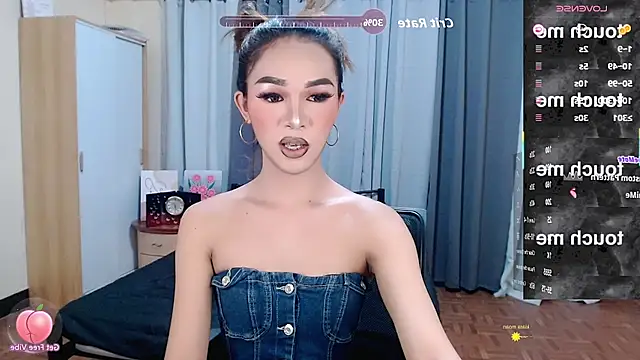 Snapshot of aelinhot chatting on 2, 10, 2025 aelinhot online show from 2, 10, 2025