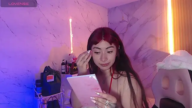 Sophia tf online show from 24, 11, 2025