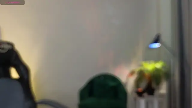 Lucy louras online show from 26, 9, 2025