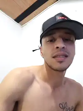 Santi2323xxX online show from 13, 3, 2026