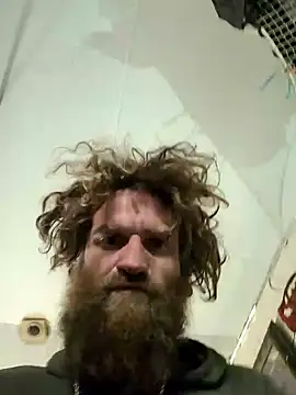 bearded cross online show from 17, 12, 2025