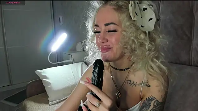 Snapshot of Kira_Key chatting on 20, 4, 2026 Kira Key online show from 20, 4, 2026