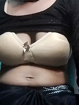 Snapshot of Hut_rotu_cute chatting on 7, 10, 2025 Hut rotu cute online show from 7, 10, 2025