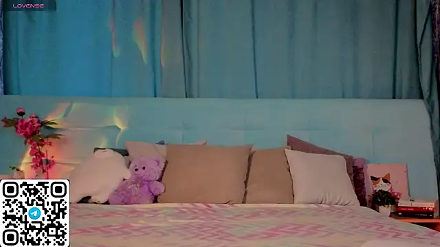 Aurora Bennet online show from 14, 4, 2026