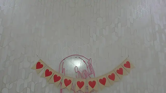 Snapshot of scarletross_ chatting on 12, 2, 2026 scarletross online show from 12, 2, 2026