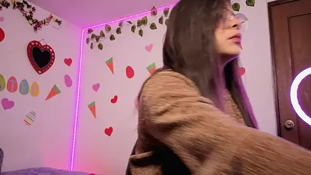 MiaCollinssx online show from 12, 4, 2026