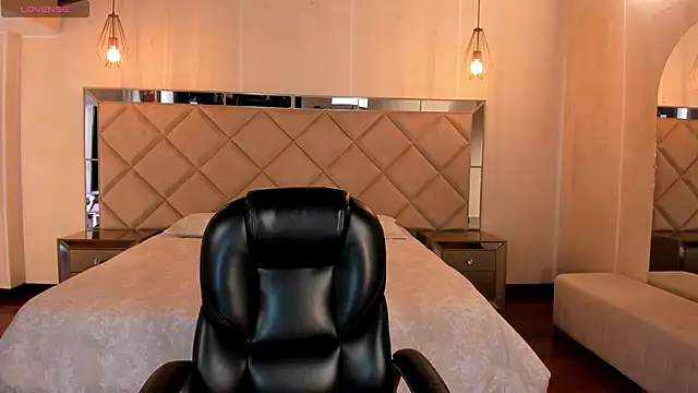 Snapshot of TiffannySins chatting on 28, 2, 2026 TiffannySins online show from 28, 2, 2026