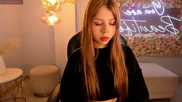 Snapshot of TiffannySins chatting on 1, 3, 2026 TiffannySins online show from 1, 3, 2026