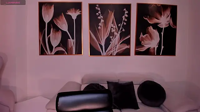 Snapshot of TiffannySins chatting on 3, 3, 2026 TiffannySins online show from 3, 3, 2026