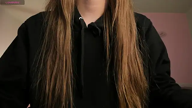 TiffannySins online show from 5, 4, 2026