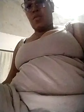 Big ass submissive online show from 30, 9, 2025