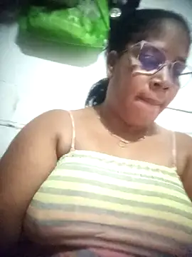 Big ass submissive online show from 10, 2, 2026