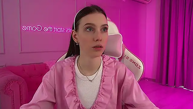 Snapshot of VeronicaVances chatting on 10, 2, 2026 VeronicaVances online show from 10, 2, 2026