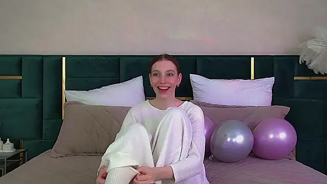 Snapshot of VeronicaVances chatting on 12, 6, 2026 VeronicaVances online show from 12, 6, 2026