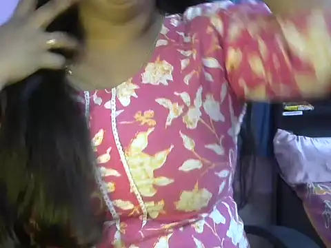 Queenxxx98 online show from 17, 1, 2026