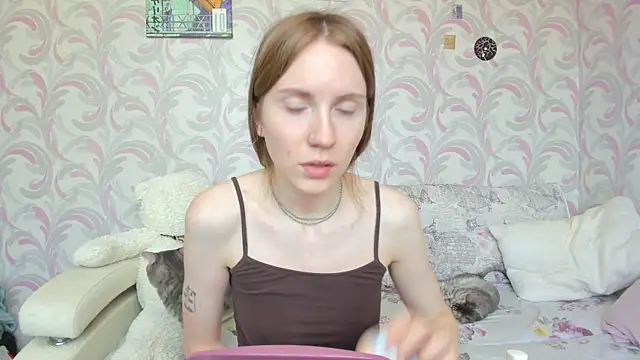 Kelly Gerzikaa online show from 6, 6, 2026