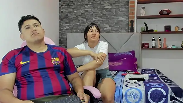 Sexxyy Couple  online show from 8, 1, 2026