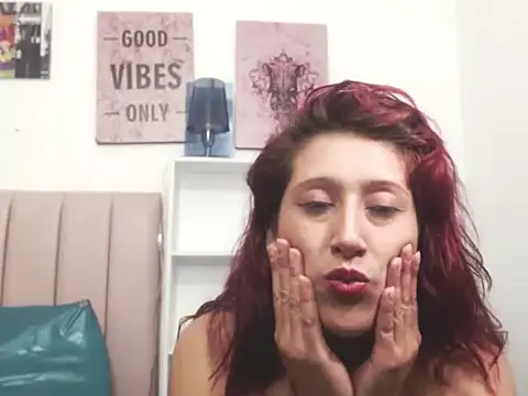 Chloe Wiild online show from 4, 10, 2025