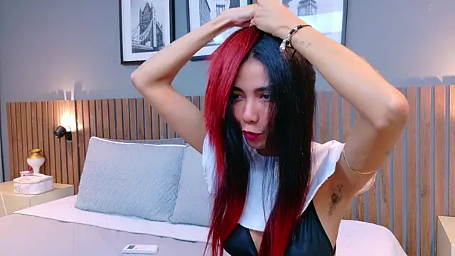 luna roja25 online show from 18, 9, 2025