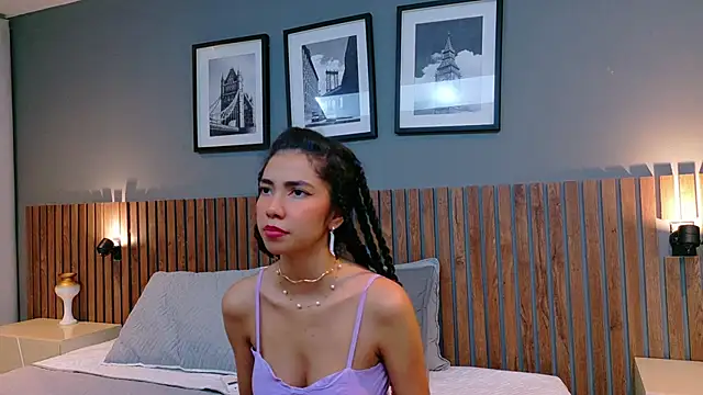 luna roja25 online show from 24, 9, 2025