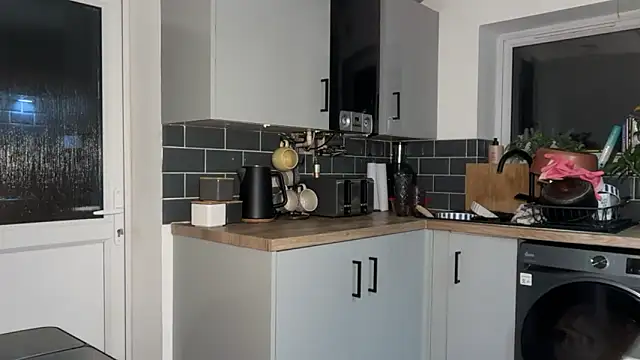 Snapshot of KayleeBella chatting on 3, 2, 2026 KayleeBella online show from 3, 2, 2026