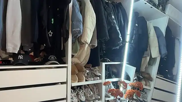 Snapshot of KayleeBella chatting on 15, 2, 2026 KayleeBella online show from 15, 2, 2026