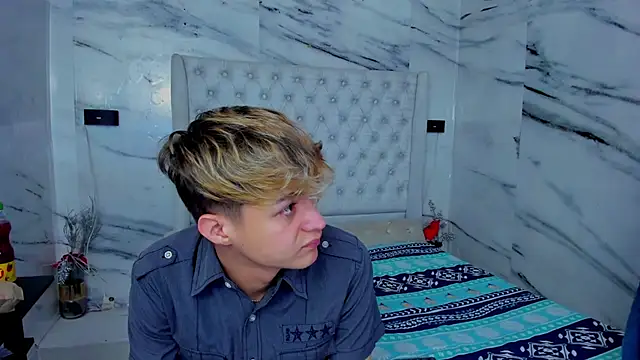 Ari and Storm online show from 12, 11, 2025