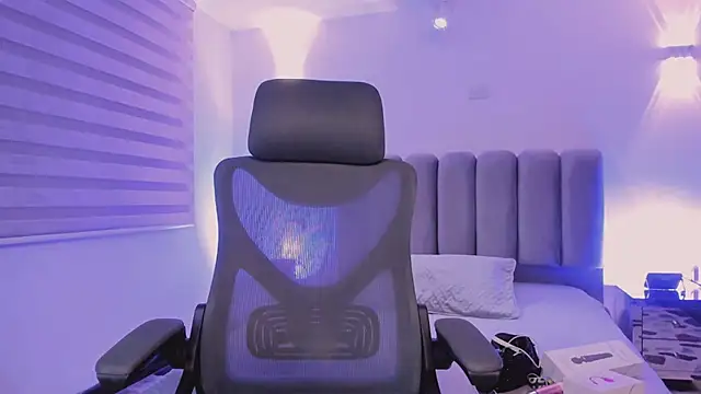 SkyThompson online show from 3, 10, 2025