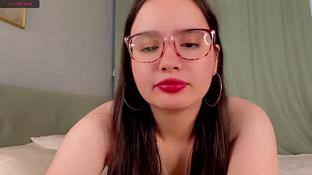 Snapshot of WildaBisom chatting on 4, 10, 2025 WildaBisom online show from 4, 10, 2025