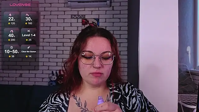 Snapshot of AlisaDream_ chatting on 24, 9, 2025 AlisaDream online show from 24, 9, 2025