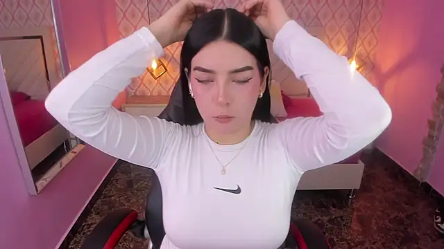 Snapshot of CHRISTY_TEIGEN4 chatting on 20, 10, 2025 CHRISTY TEIGEN4 online show from 20, 10, 2025