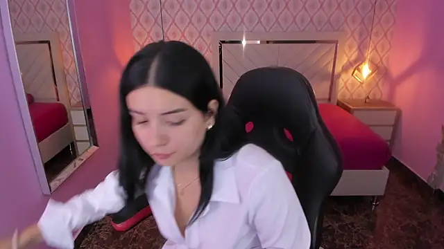 Snapshot of CHRISTY_TEIGEN4 chatting on 1, 11, 2025 CHRISTY TEIGEN4 online show from 1, 11, 2025