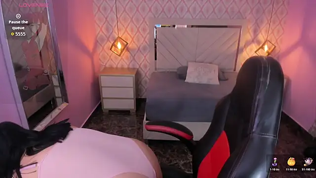 Snapshot of CHRISTY_TEIGEN4 chatting on 11, 11, 2025 CHRISTY TEIGEN4 online show from 11, 11, 2025