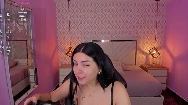 Snapshot of CHRISTY_TEIGEN4 chatting on 26, 11, 2025 CHRISTY TEIGEN4 online show from 26, 11, 2025