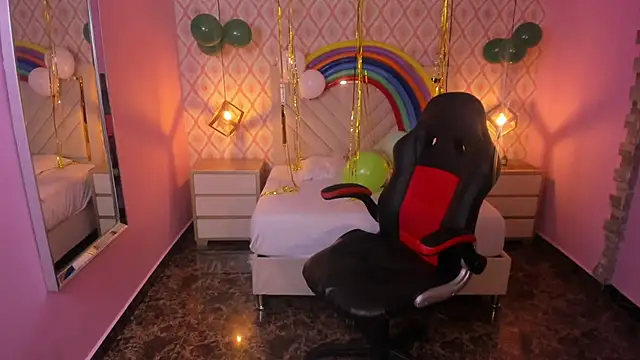 CHRISTY TEIGEN4 online show from 17, 3, 2026