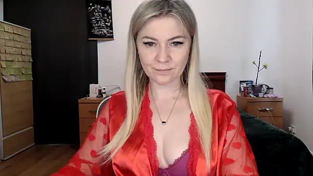 ParadiseAlina online show from 4, 4, 2026