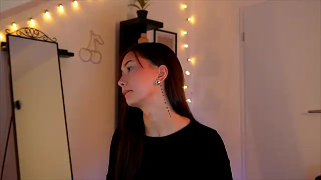 Naomii20   online show from 3, 12, 2025