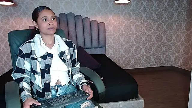 Kristall 06 online show from 4, 10, 2025