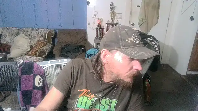 Poundtown1226 online show from 11, 9, 2025