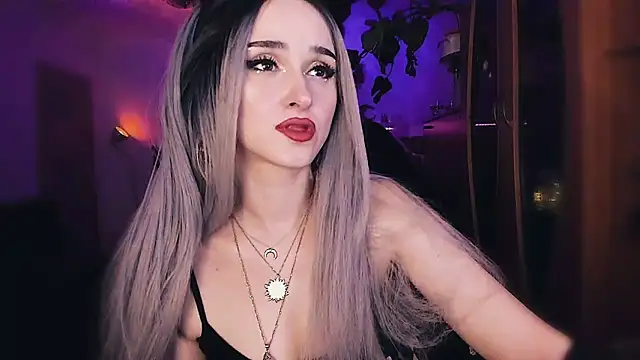 Snapshot of MistressJolie chatting on 11, 3, 2025 MistressJolie online show from 11, 3, 2025