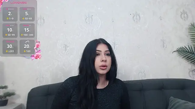 Snapshot of AnaysDivine chatting on 5, 10, 2025 AnaysDivine online show from 5, 10, 2025