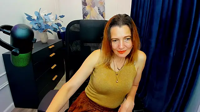 Snapshot of NikaStraitlive chatting on 3, 10, 2025 NikaStraitlive online show from 3, 10, 2025